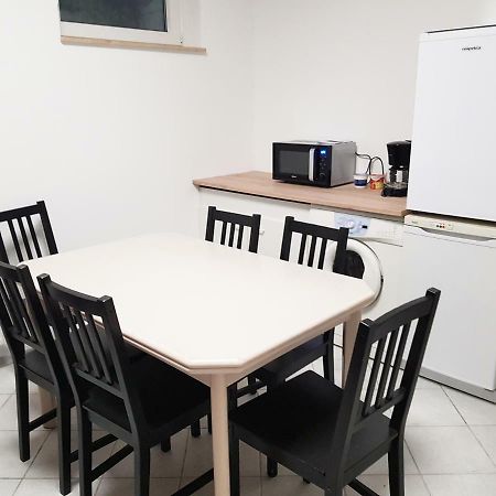Monteurzimmer Obersulm Hotel Ngoại thất bức ảnh
