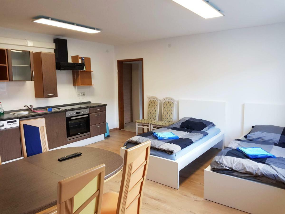 Monteurzimmer Obersulm Hotel Ngoại thất bức ảnh