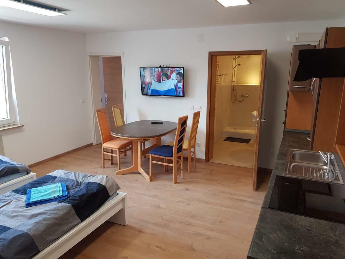 Monteurzimmer Obersulm Hotel Ngoại thất bức ảnh