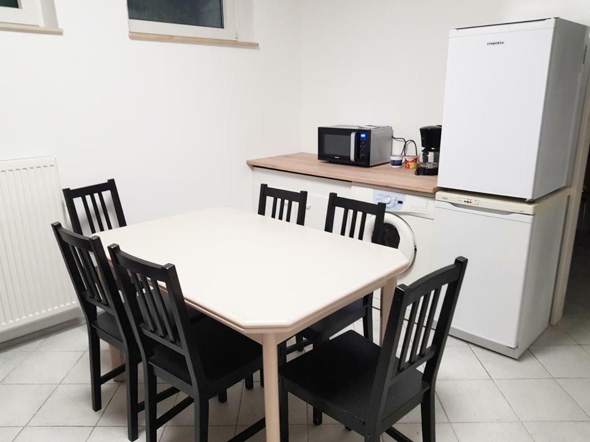 Monteurzimmer Obersulm Hotel Ngoại thất bức ảnh